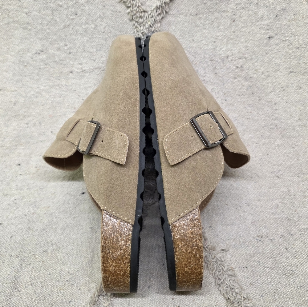 NWOT Amazon Buff/Beige Suede CLOGS * SEE DESCRIPTION - Picture 7 of 8